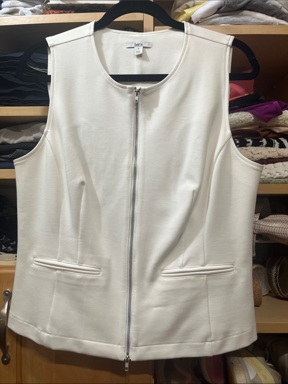 Bar lll white Vest L.